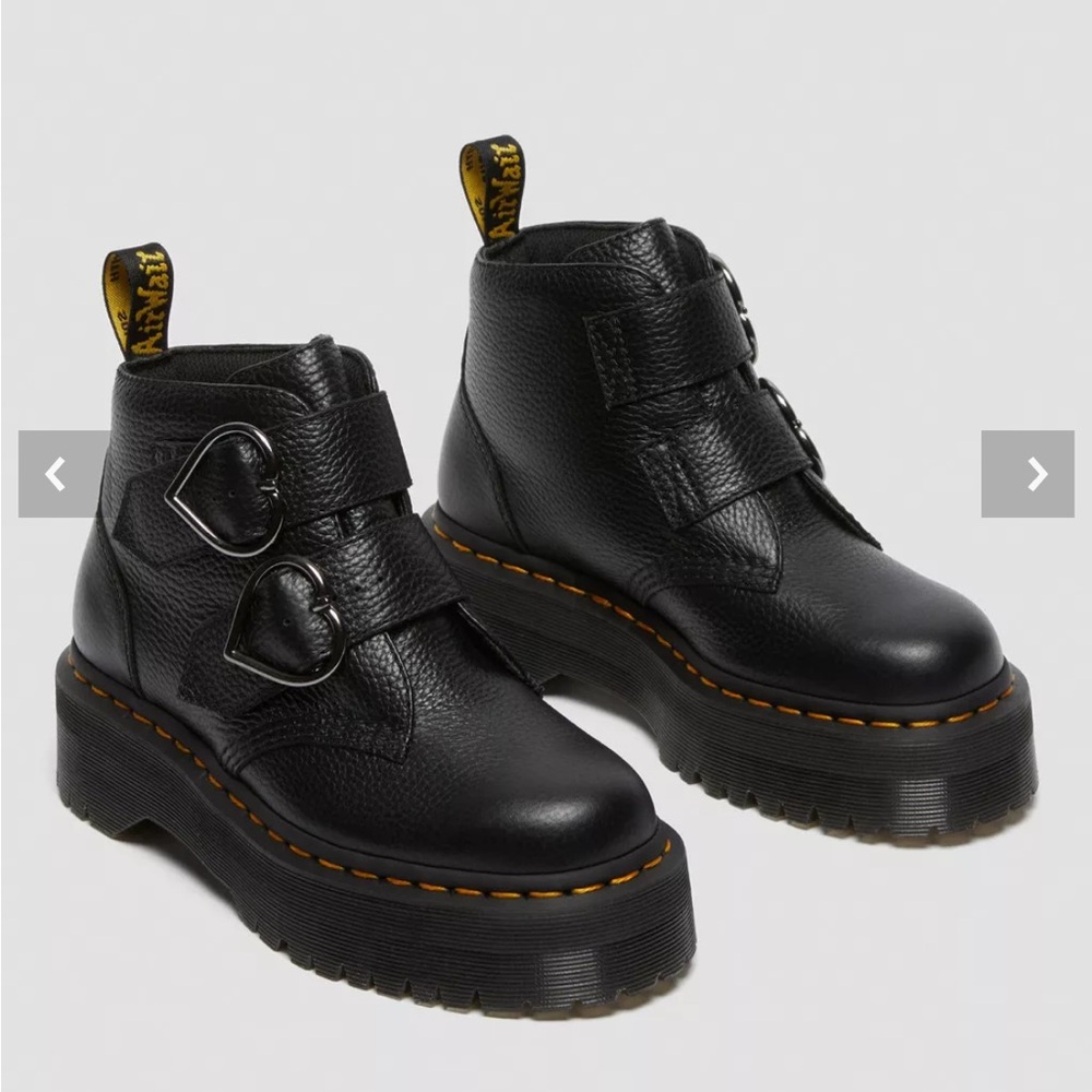 Doc Martens Devon Heart buckle boots